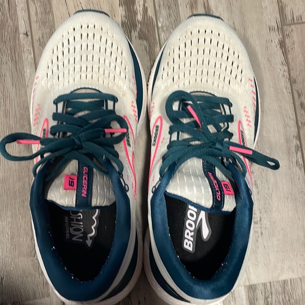 Brooks Glycerin 19 Size 7 wide